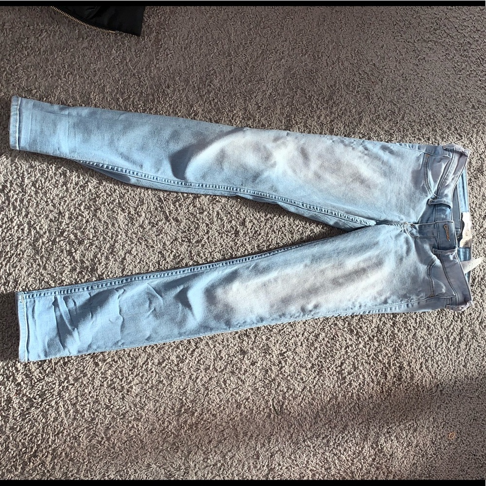 Light washed Hollister skinny jeggings, size 1L